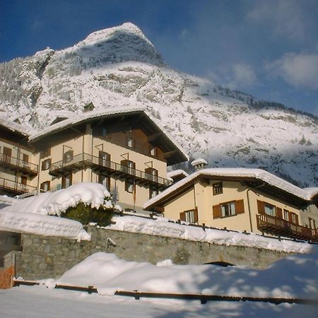 Hotel Ottoz Meuble Courmayeur Ngoại thất bức ảnh