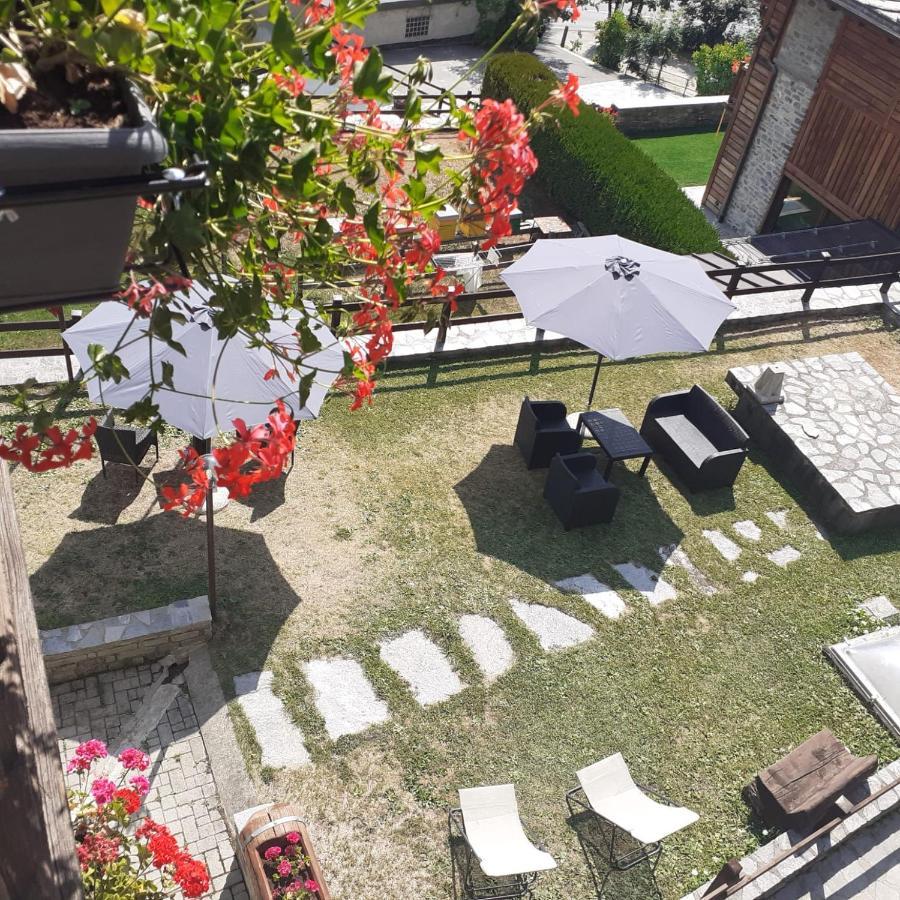 Hotel Ottoz Meuble Courmayeur Ngoại thất bức ảnh
