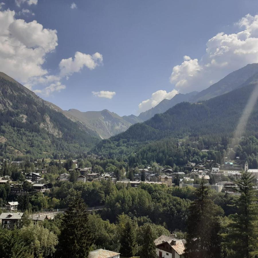 Hotel Ottoz Meuble Courmayeur Ngoại thất bức ảnh