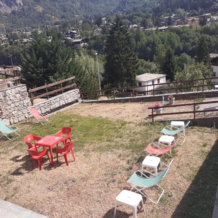 Hotel Ottoz Meuble Courmayeur Ngoại thất bức ảnh