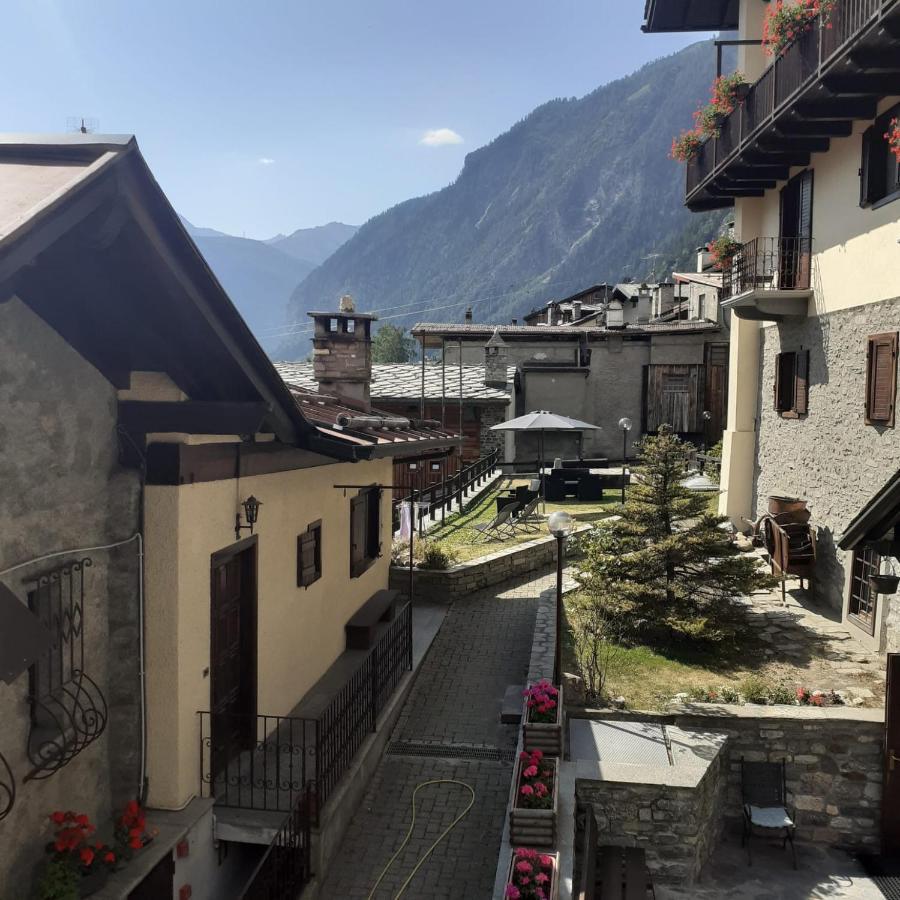 Hotel Ottoz Meuble Courmayeur Ngoại thất bức ảnh