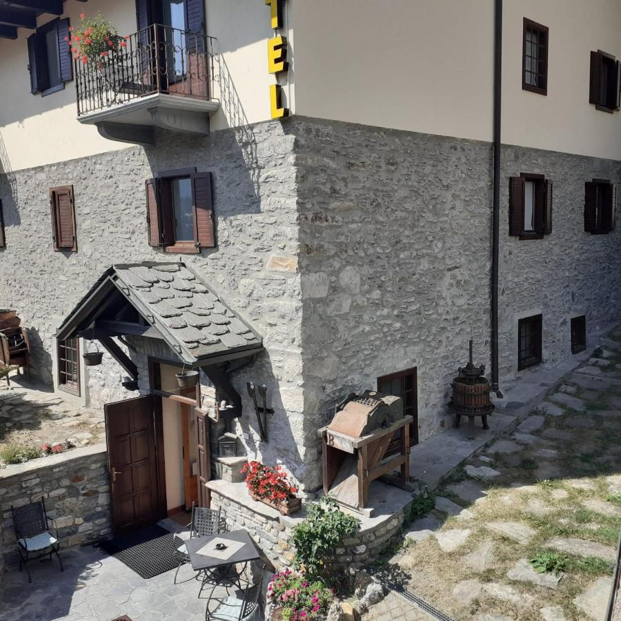 Hotel Ottoz Meuble Courmayeur Ngoại thất bức ảnh