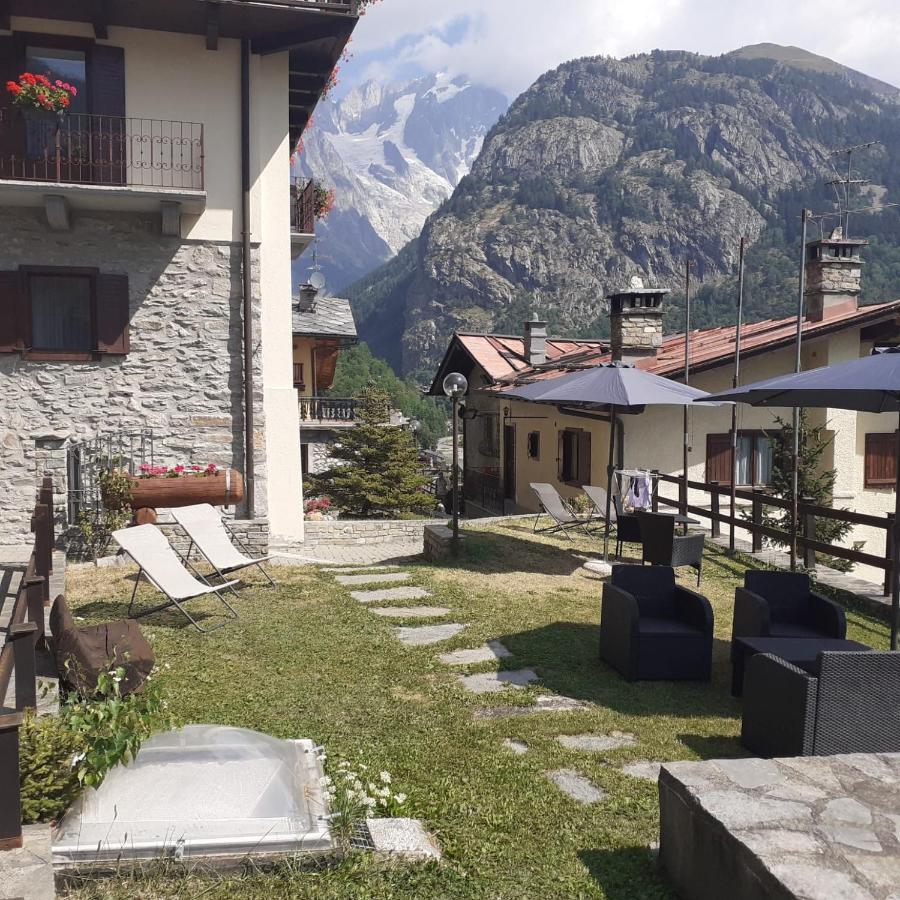 Hotel Ottoz Meuble Courmayeur Ngoại thất bức ảnh