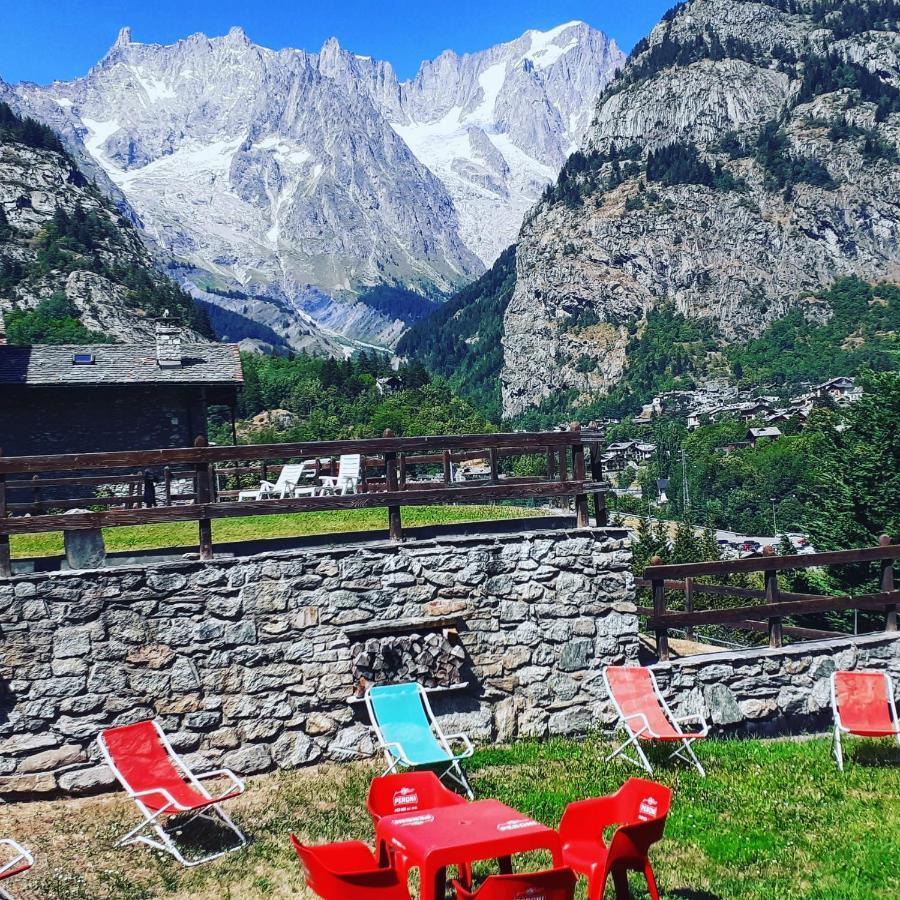 Hotel Ottoz Meuble Courmayeur Ngoại thất bức ảnh