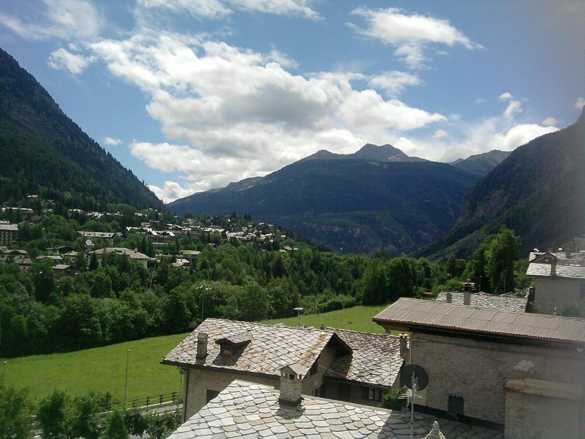 Hotel Ottoz Meuble Courmayeur Ngoại thất bức ảnh