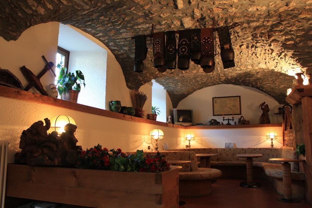 Hotel Ottoz Meuble Courmayeur Ngoại thất bức ảnh