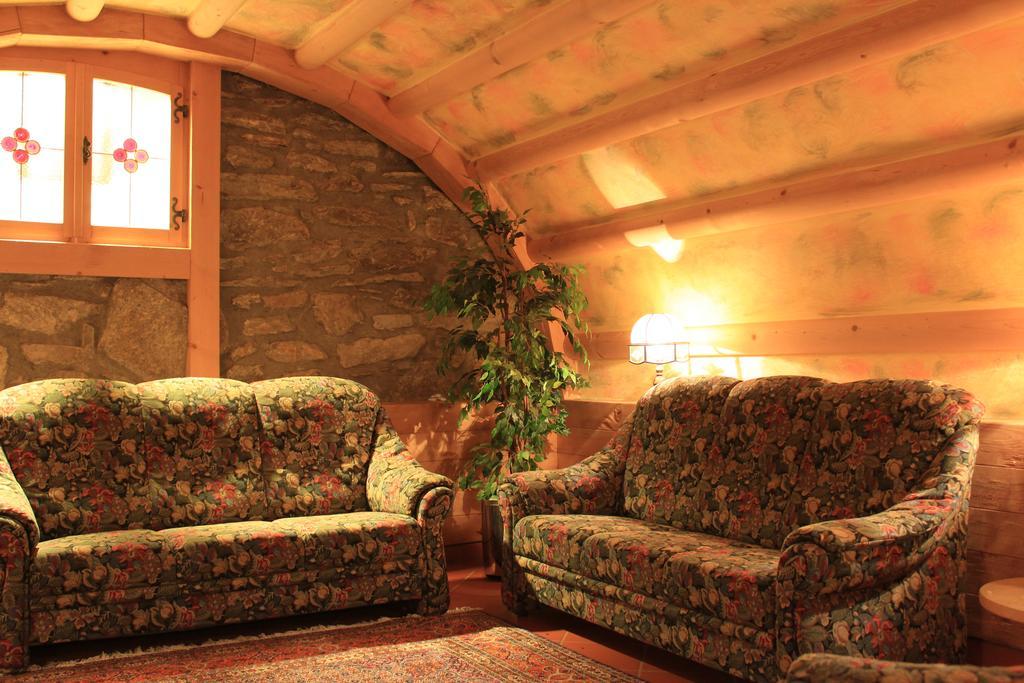 Hotel Ottoz Meuble Courmayeur Ngoại thất bức ảnh