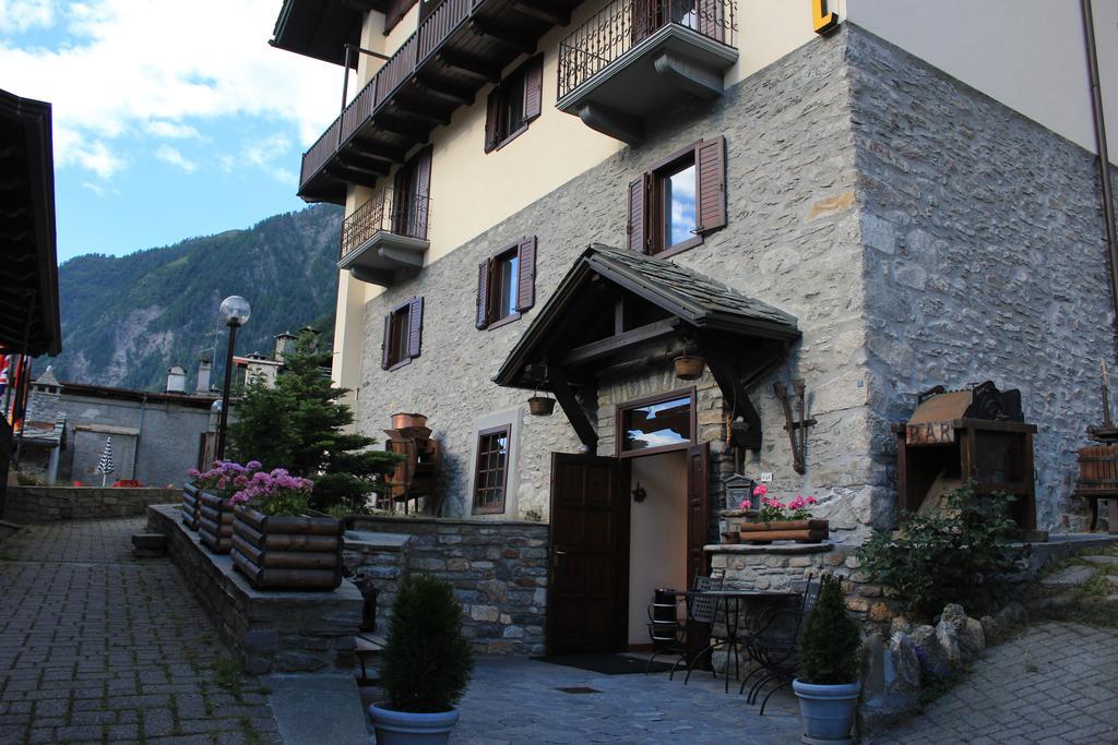 Hotel Ottoz Meuble Courmayeur Ngoại thất bức ảnh