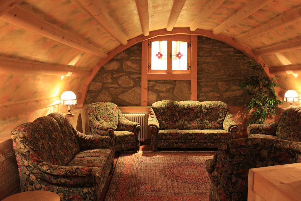Hotel Ottoz Meuble Courmayeur Ngoại thất bức ảnh