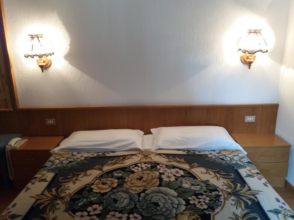 Hotel Ottoz Meuble Courmayeur Ngoại thất bức ảnh