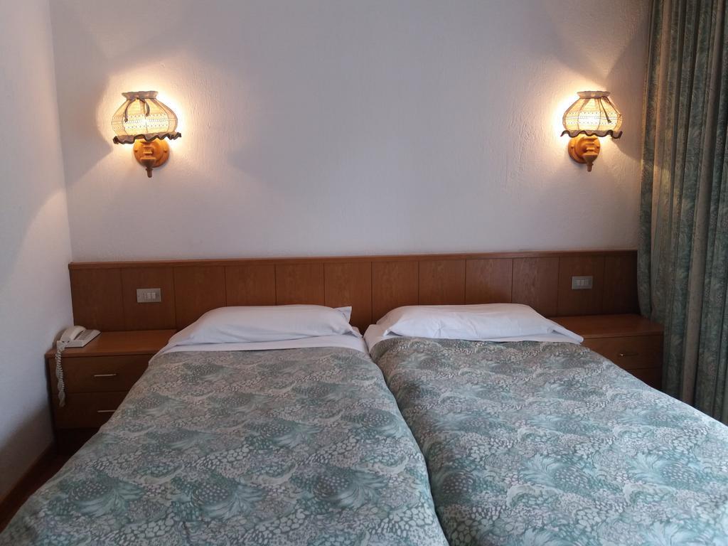 Hotel Ottoz Meuble Courmayeur Ngoại thất bức ảnh