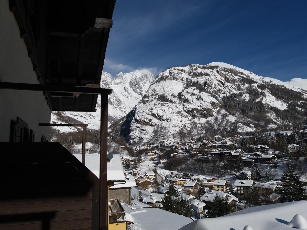 Hotel Ottoz Meuble Courmayeur Ngoại thất bức ảnh