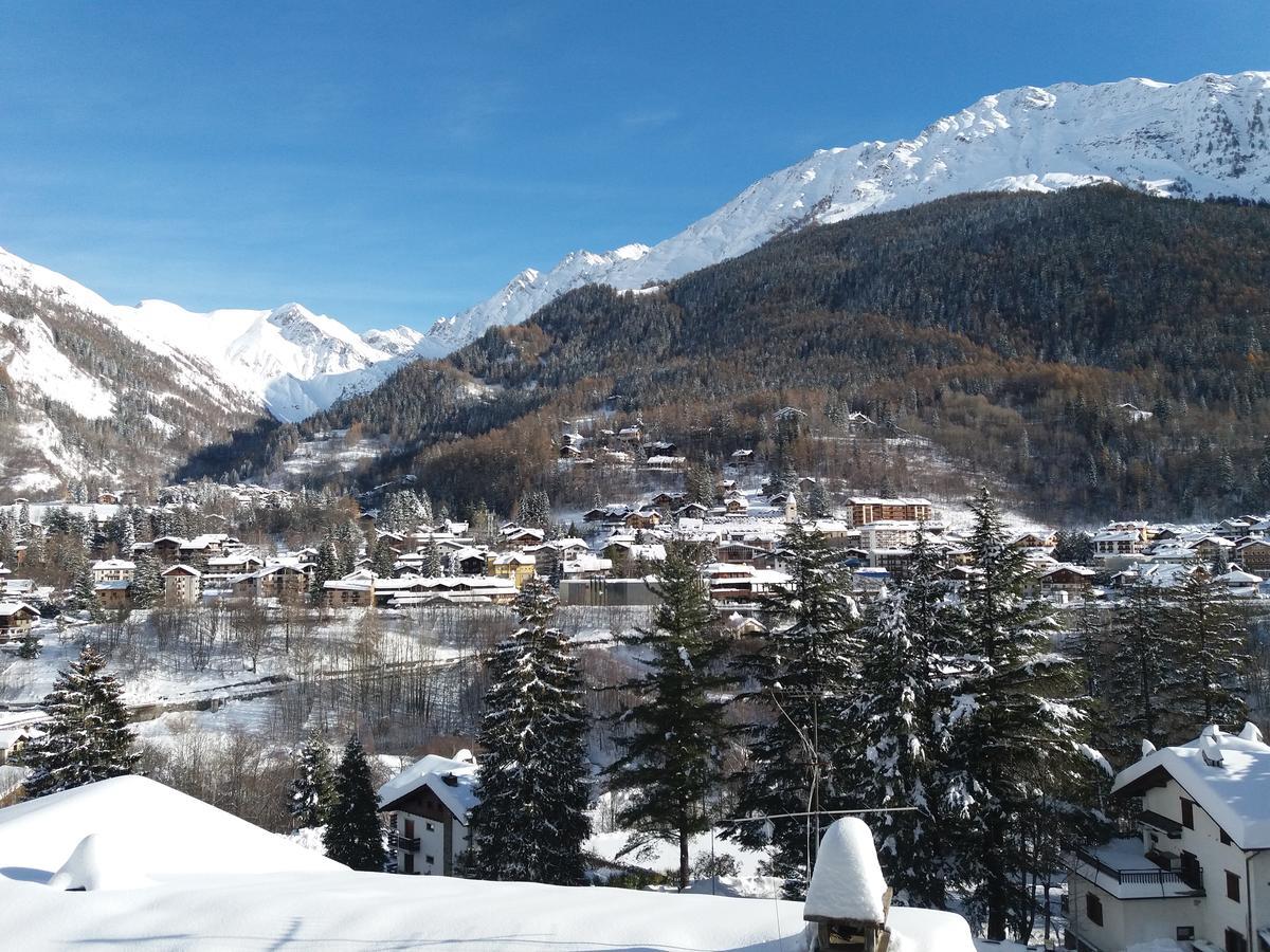 Hotel Ottoz Meuble Courmayeur Ngoại thất bức ảnh