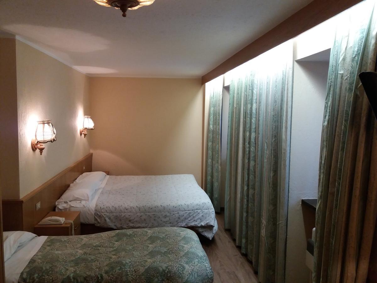Hotel Ottoz Meuble Courmayeur Ngoại thất bức ảnh