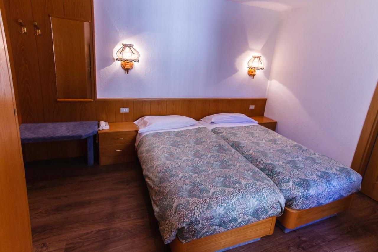Hotel Ottoz Meuble Courmayeur Ngoại thất bức ảnh